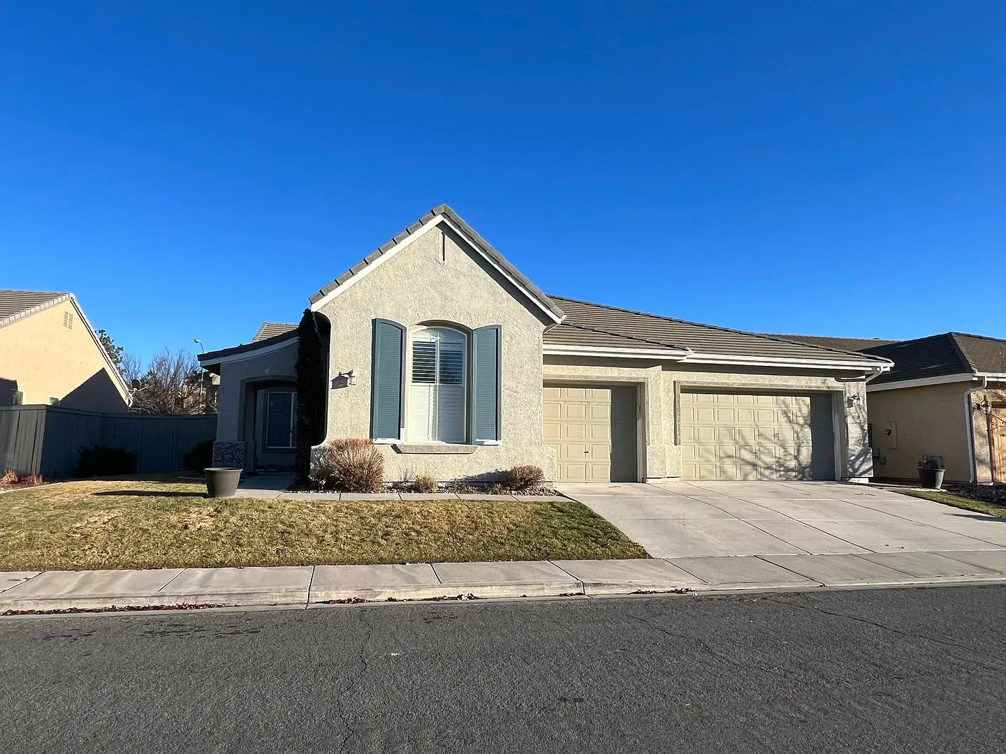 9872 Bridgeview Dr photo 1