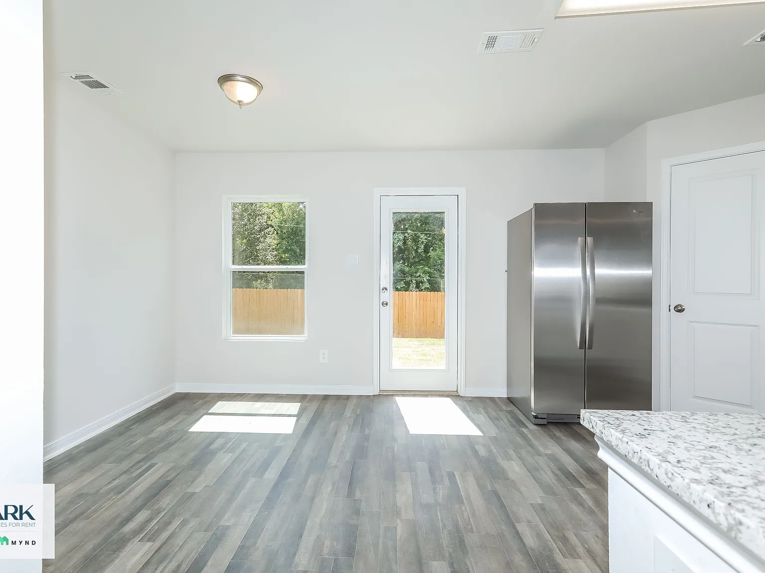 4 bed, 3.0 bath, 1811 sqft, $1,899 — Photo 4