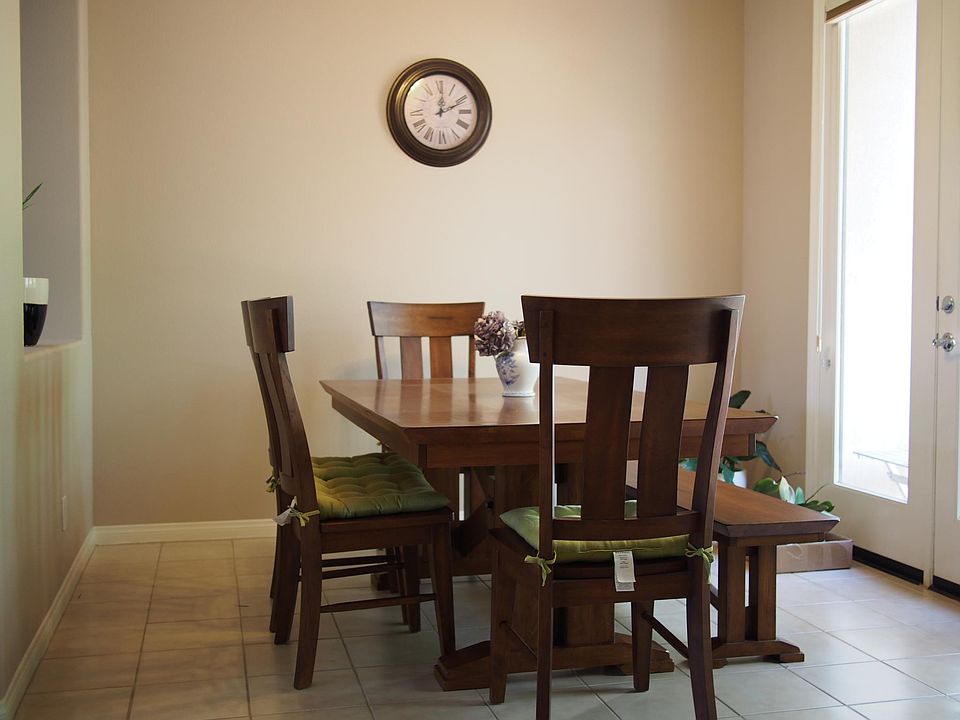 Dining room, connected to kitchen and family room