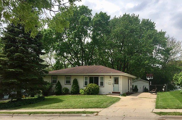 1st image of 2615 Mesa Dr