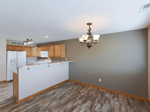 5767 NW 14th St, Lincoln, NE 68521