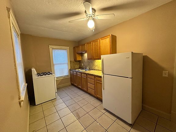 2nd image of 1181 Andrews Ave