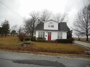 746 S Main St, Witt, IL 62094