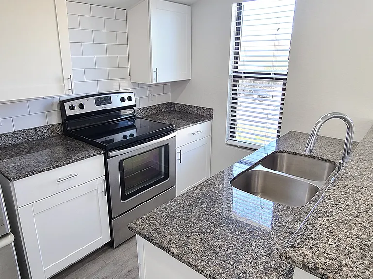 7406 Geneva Dr #2B — Photo 4