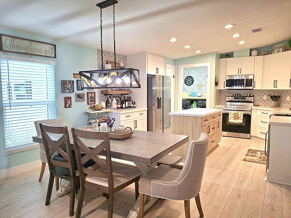 2nd image of 3417 Crabapple Drive
