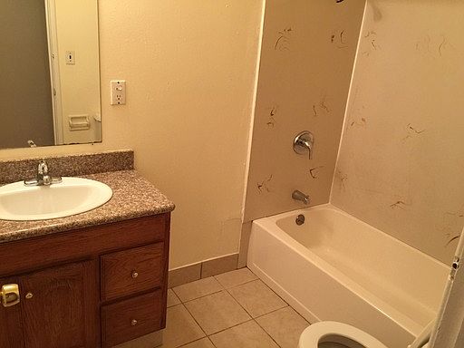 4th image of 2508 33rd Ave