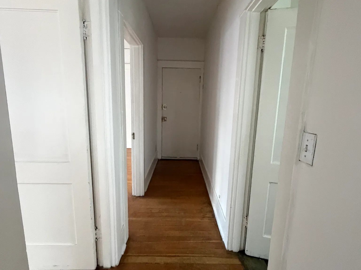 2 bed, 800 sqft, $2,300 — Photo 4