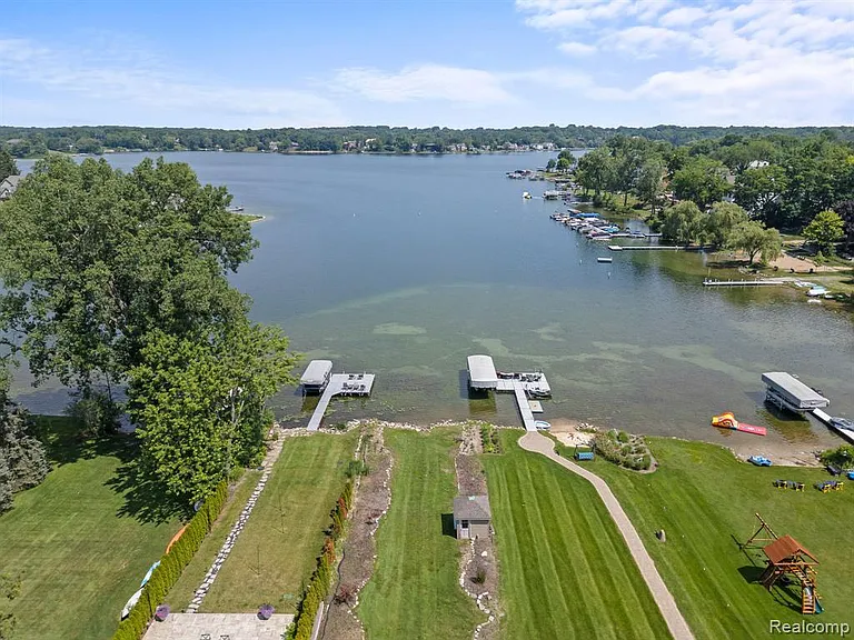 2380 Walnut Lake Rd — Photo 34