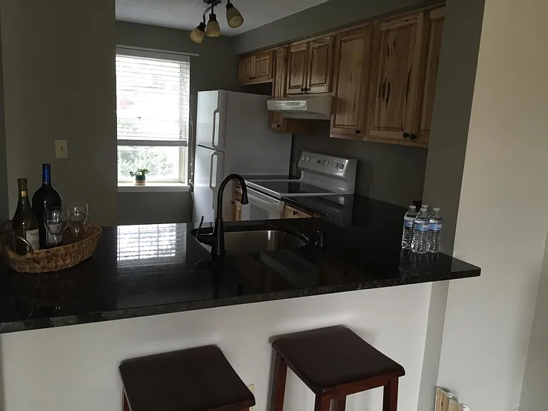 348 Scott Ln — Photo 3