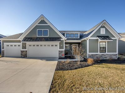 2964 Isle Grand Dr, Belmont, MI, 49306