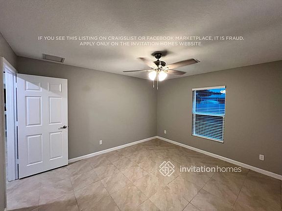 4th image of 682 NW Floresta Dr