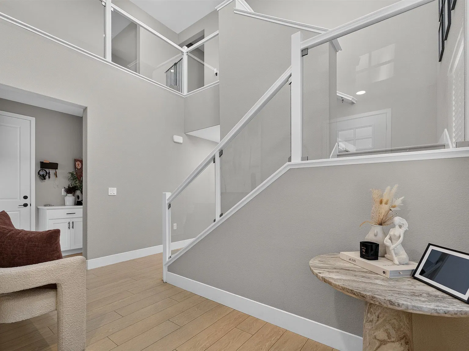 4 bed, 3000 sqft, $4,300 — Photo 2