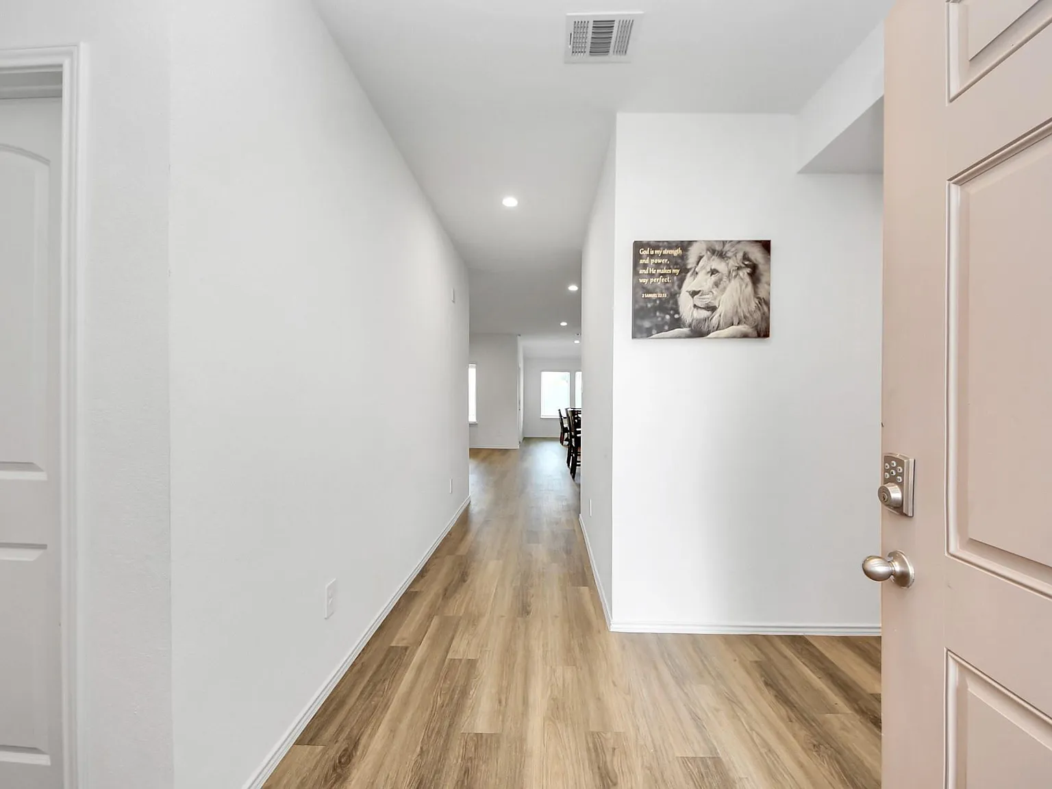 4 bed, 2.0 bath, 1784 sqft, $2,300 — Photo 3