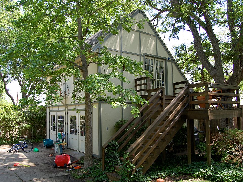 2nd image of 7302 Lakewood Blvd