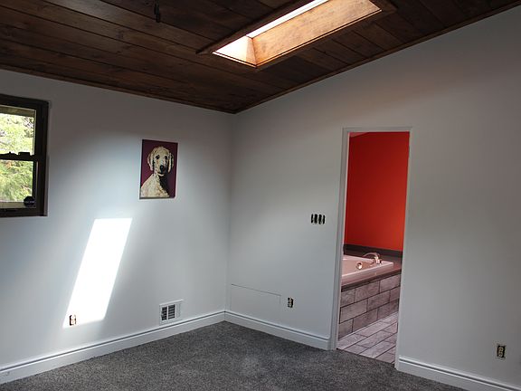 2nd image of 2488 Berkshire Dr