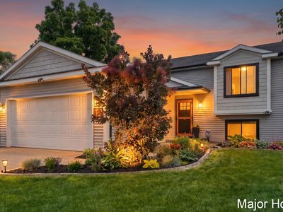 130 Regent St SE, Kentwood, MI, 49548