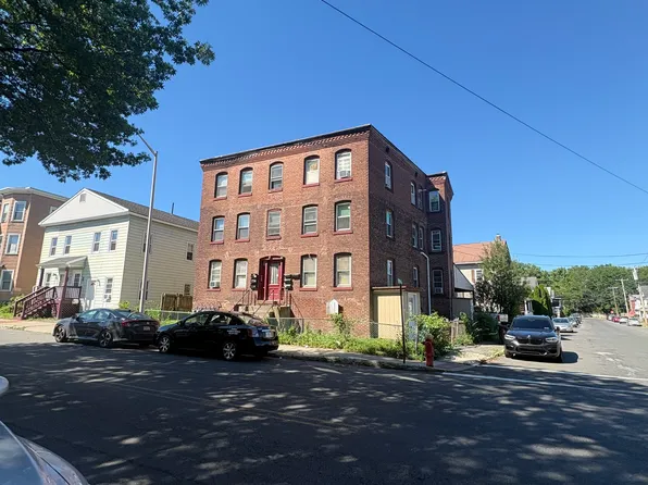 90 West St #2L, Chicopee, MA 01013