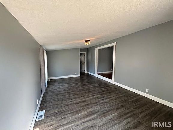 2nd image of 106 William St
