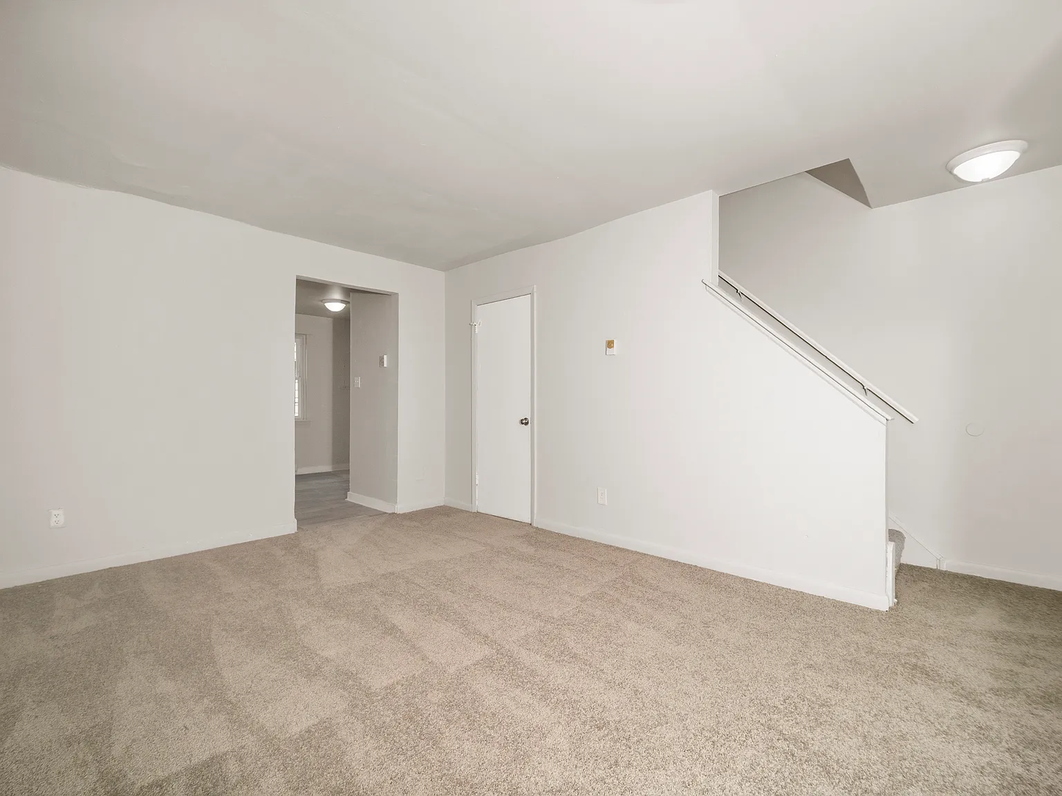 2 bed, 896 sqft, $1,414 — Photo 4