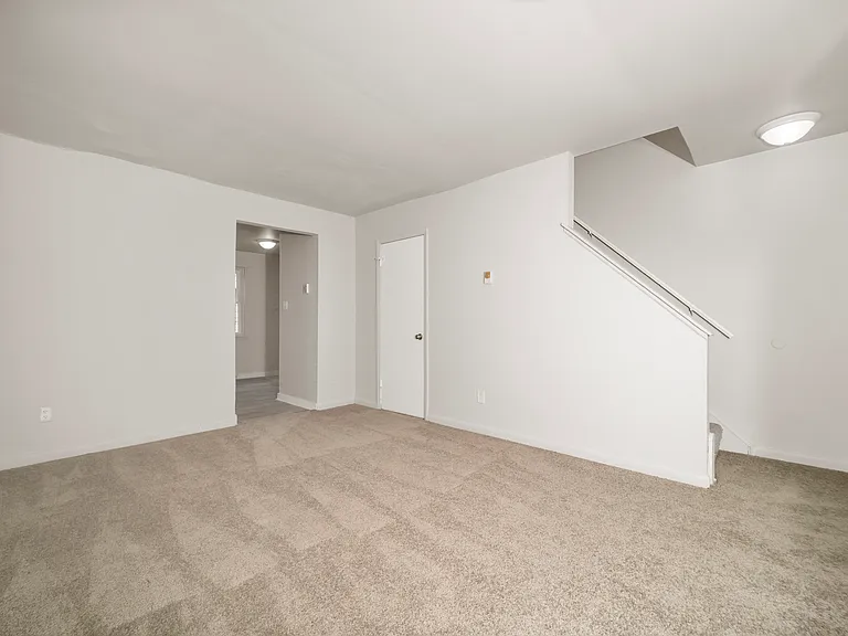 1331 Minefee St — Photo 4