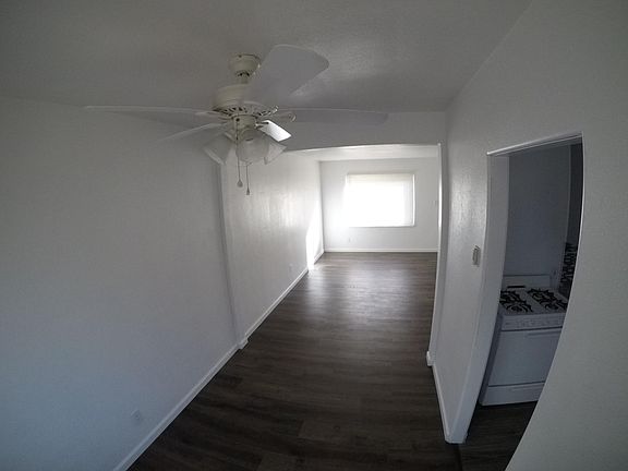 3rd image of 4408 N Lakewood Blvd