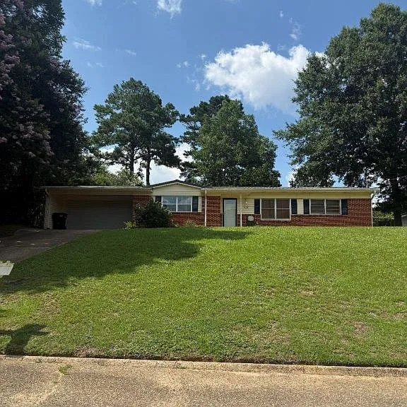 9 Richardson Dr — Photo 1