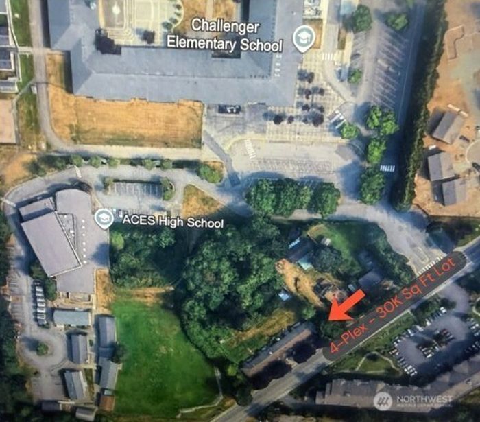 9618 Holly Drive, Everett, WA - View 4