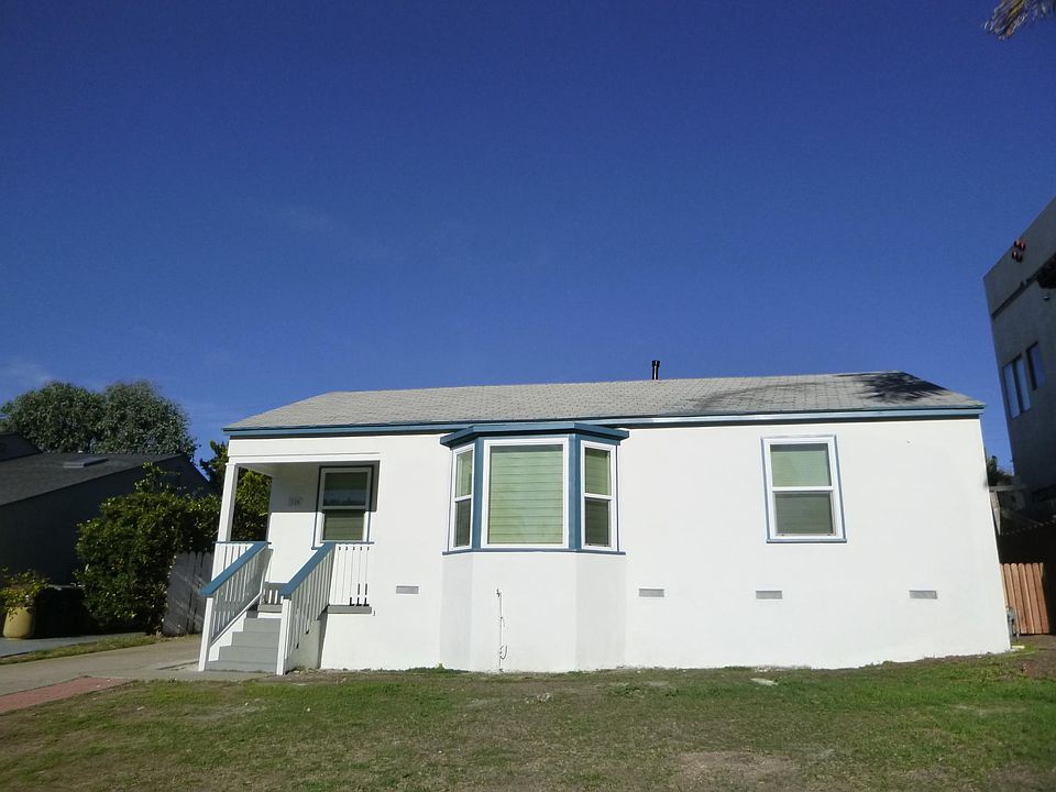 Front view. NOTE: Landscaping in progress.