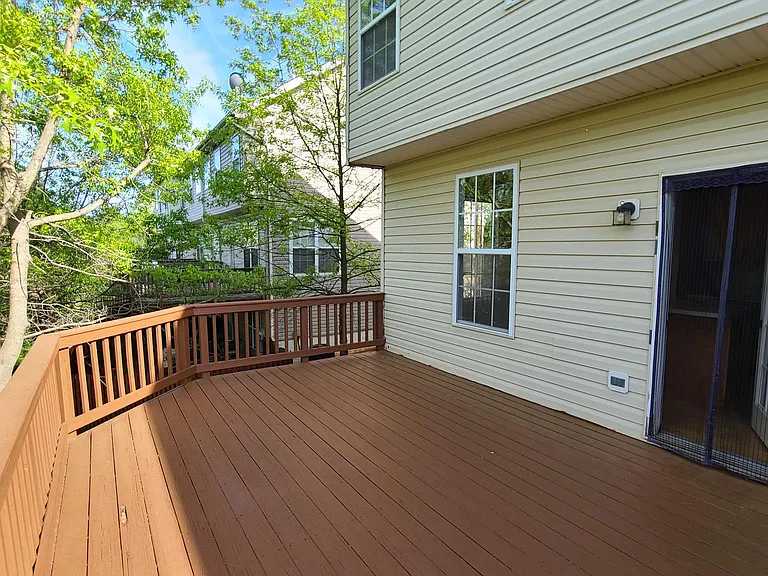 45512 Lakemont Sq — Photo 21