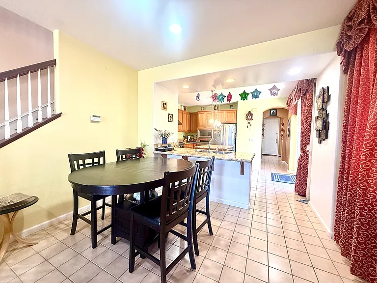 1176 Thornbury Ln — Photo 10