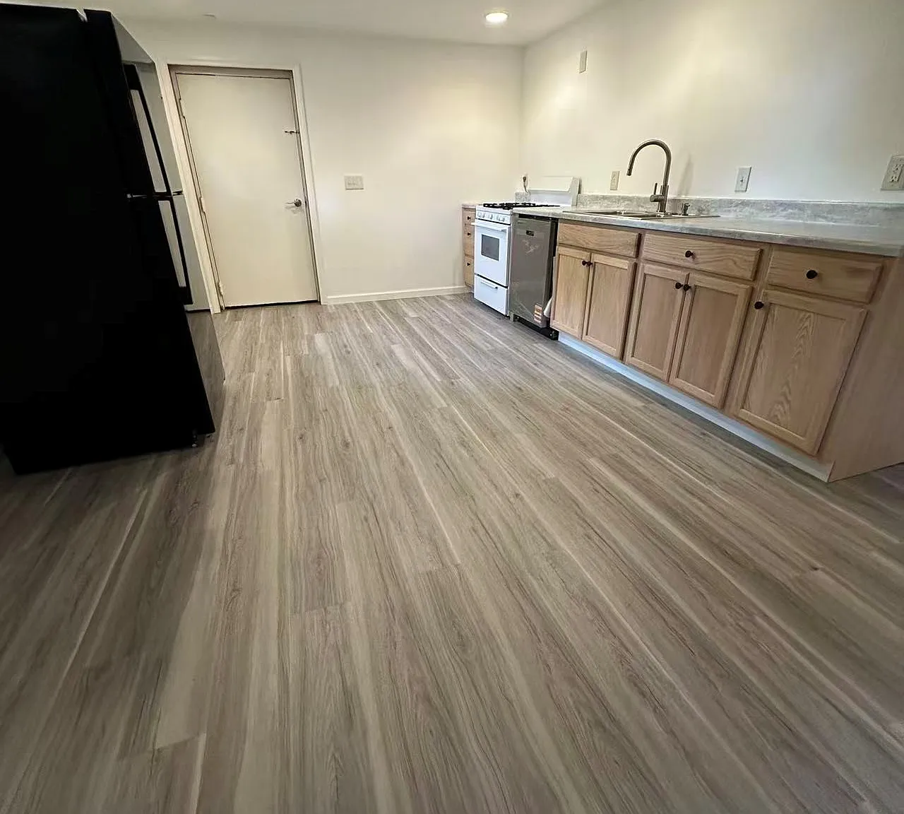 3 bed, 1200 sqft, $1,500 — Photo 2