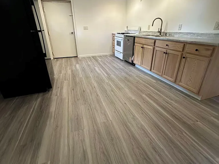 3836 Walhampton Dr — Photo 2