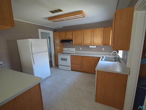 5th image of 622 W 15th St