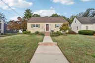 Therese Ave-S2709-001.jpg