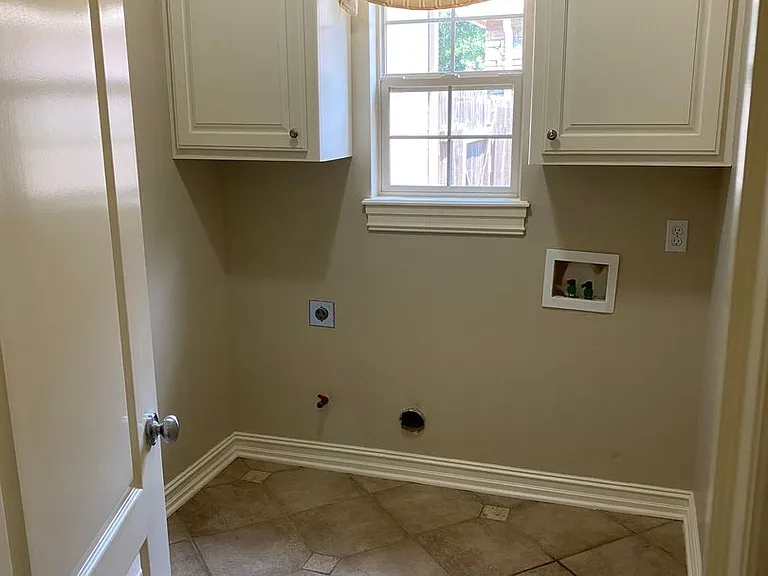 8664 E 103rd St — Photo 30