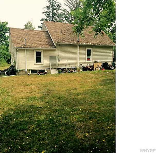 2nd image of 7556 Lake Shore Rd
