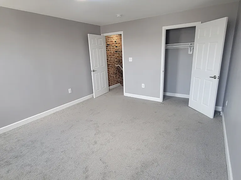 27 N Clinton St — Photo 5