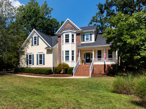 100 Leblanc Ct, Cary, NC 27513