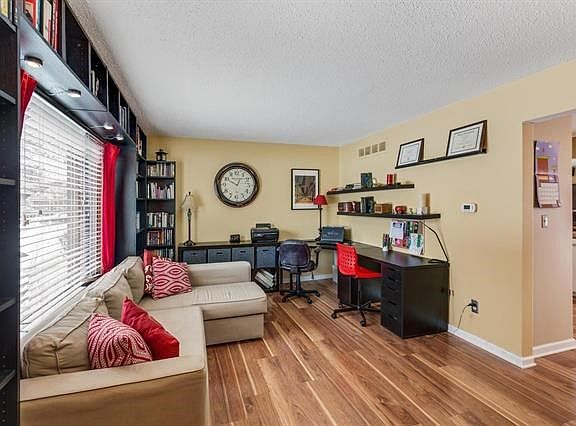 3rd image of 43571 Argonne Ct