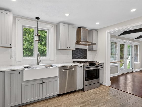 3rd image of 10 Virginia Rd