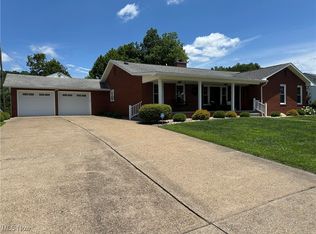 203 Park Ave, Middlebourne, WV 26149