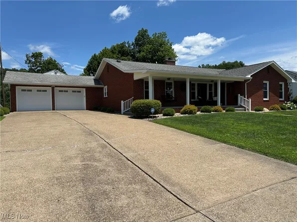 203 Park Ave, Middlebourne, WV 26149