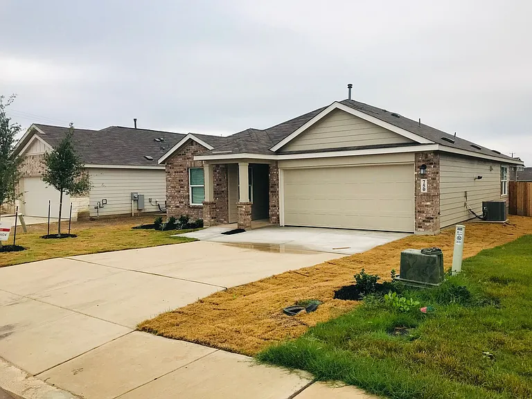 750 Haas Way — Photo 4