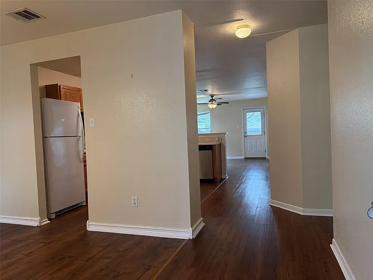 316 Meadow Park Dr — Photo 5