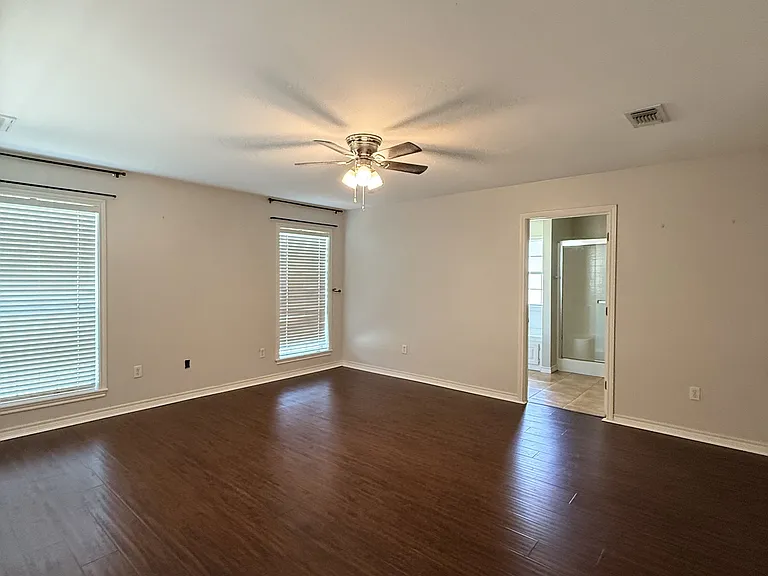 1014 Redbud Ave — Photo 14