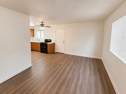 2 bed, 720 sqft, $1,200 — Photo 2