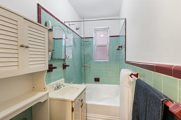 Sold by Compass | media 6