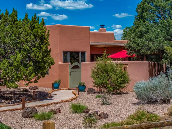 1 Finch Cir, Santa Fe, NM 87506