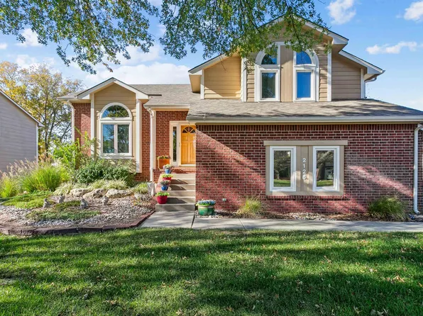 2126 E Country View Dr, Derby, KS 67037
