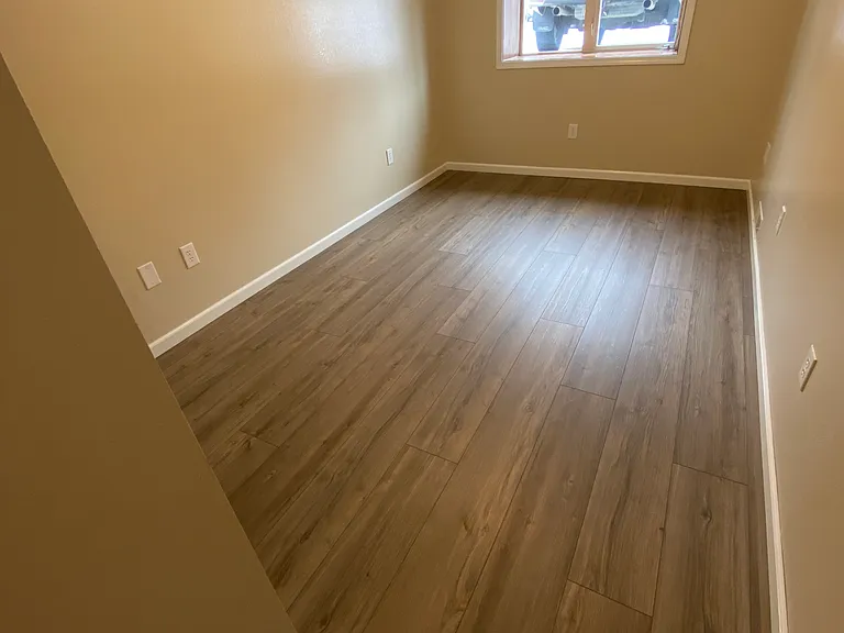 Shannon Dr — Photo 32